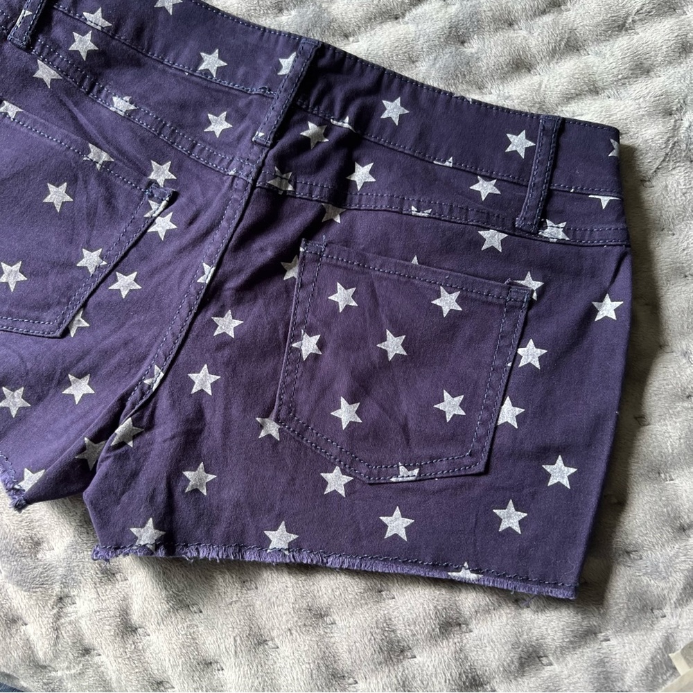 Star Shorts - Picture 3 of 5
